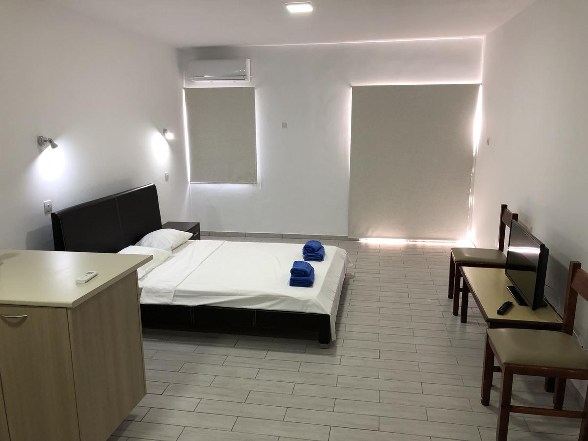 Kasapis Apts Larnaca Exterior photo