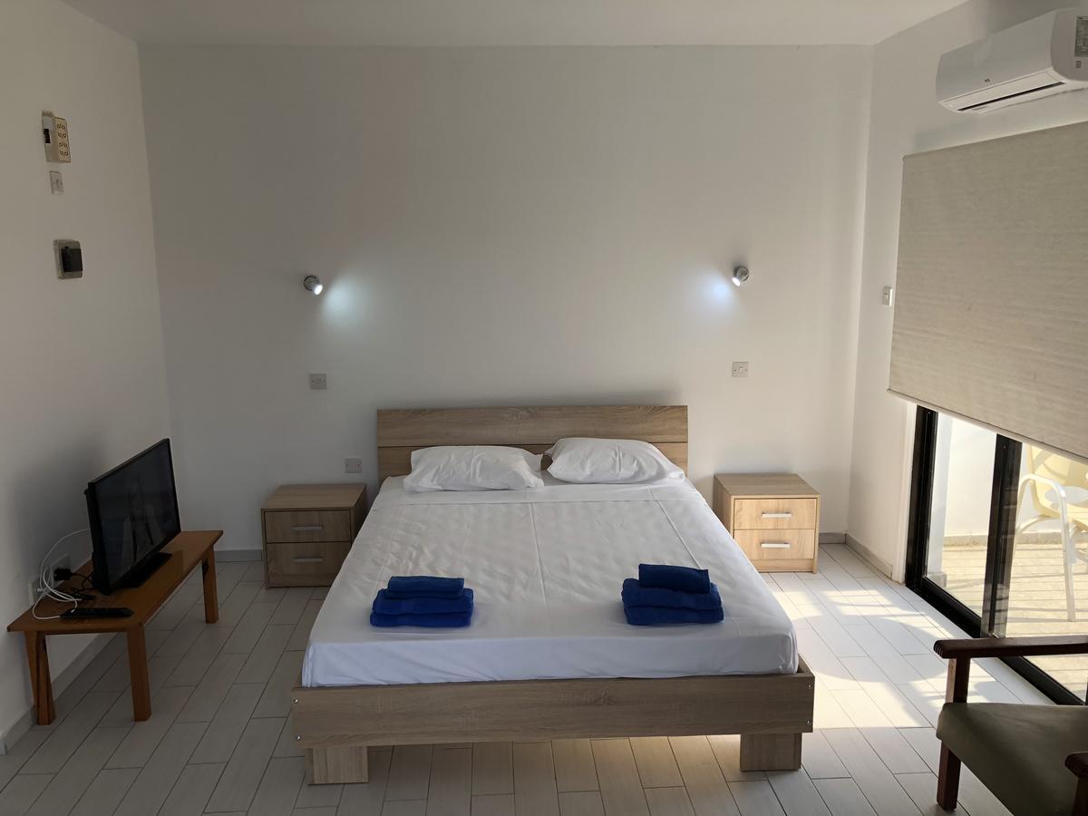 Kasapis Apts Larnaca Exterior photo